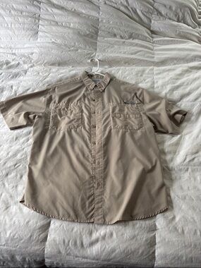 Columbia PFG Men's Short-Sleeve Button-Down Shirt in Beige